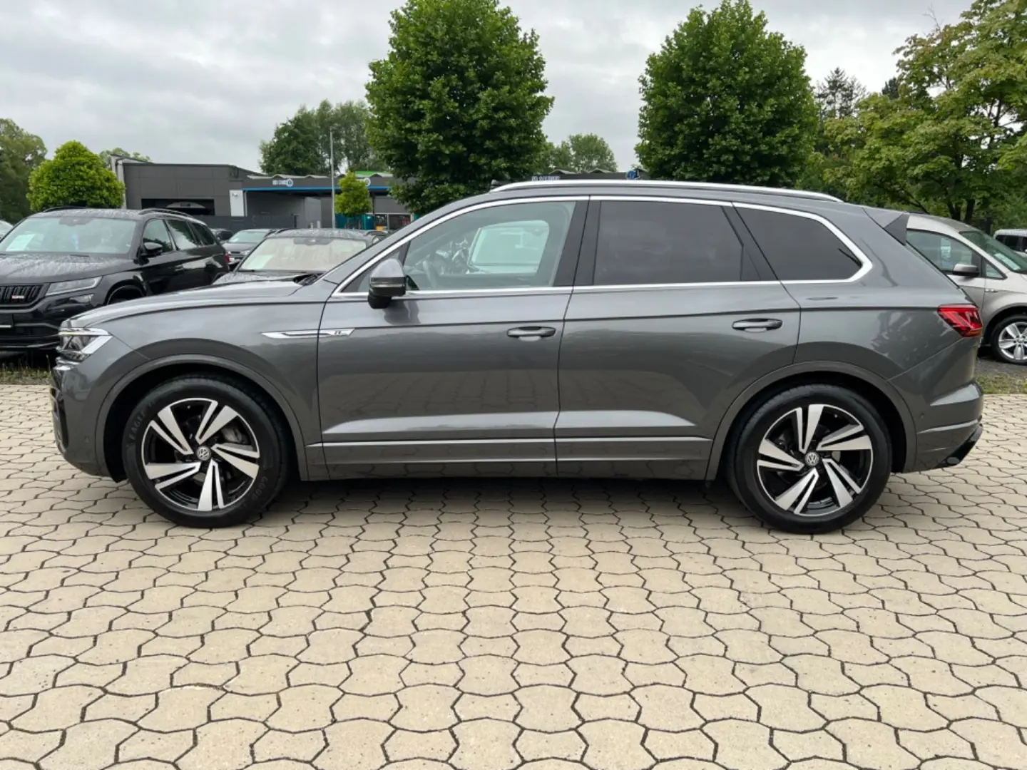 Touareg R-Line 4M/MATRIX/AHK/PANO/HUD/360°/LUFTF