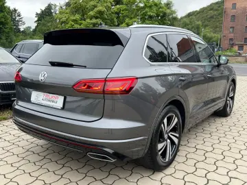 Touareg R-Line 4M/MATRIX/AHK/PANO/HUD/360°/LUFTF