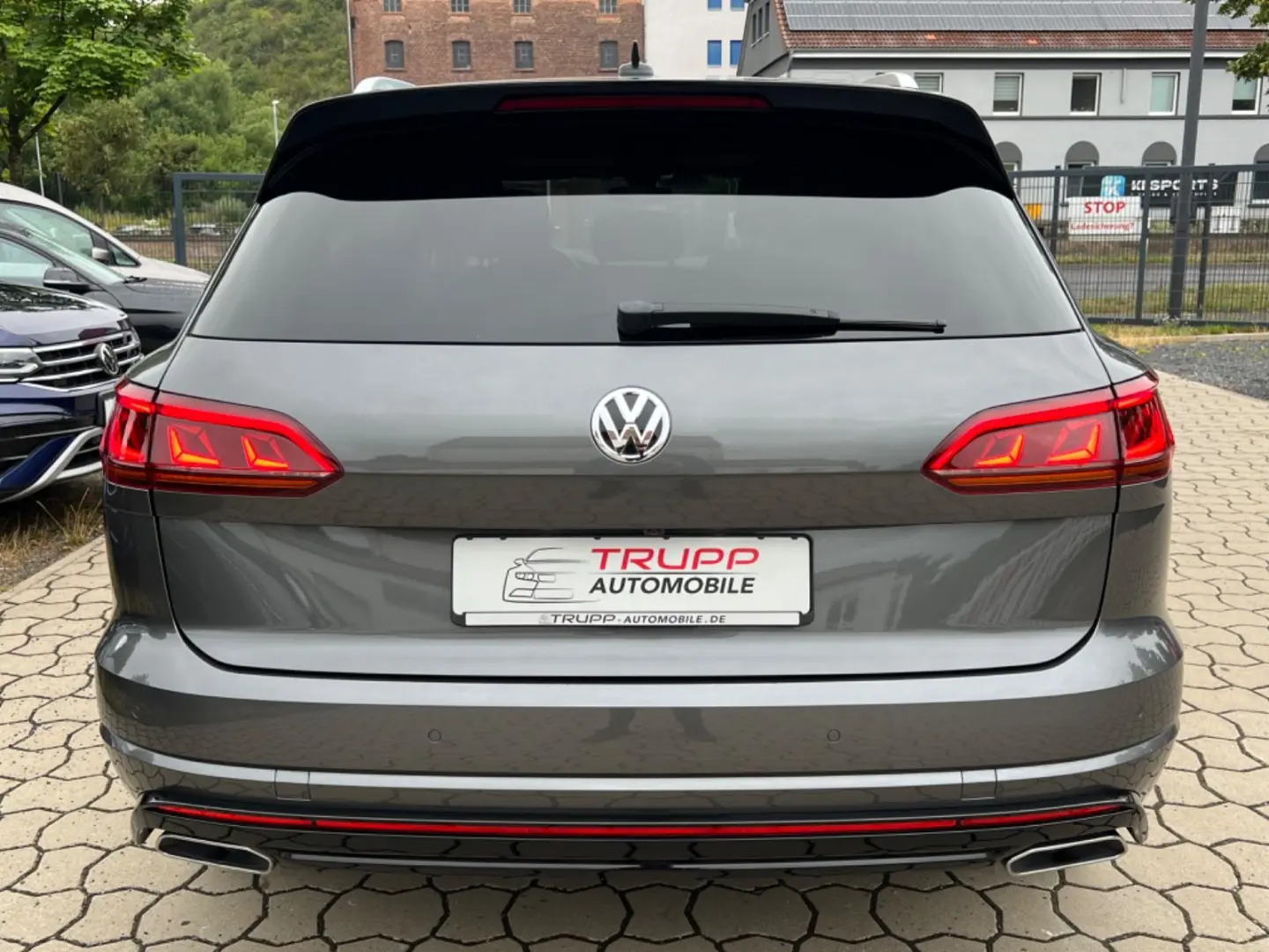 Touareg R-Line 4M/MATRIX/AHK/PANO/HUD/360°/LUFTF