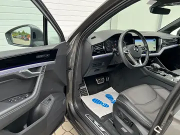 Touareg R-Line 4M/MATRIX/AHK/PANO/HUD/360°/LUFTF