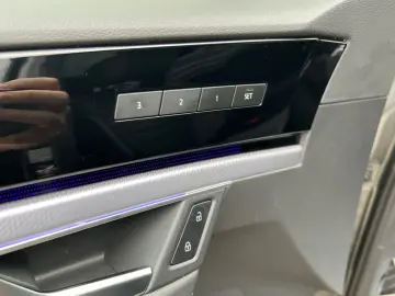 Touareg R-Line 4M/MATRIX/AHK/PANO/HUD/360°/LUFTF