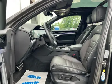 Touareg R-Line 4M/MATRIX/AHK/PANO/HUD/360°/LUFTF