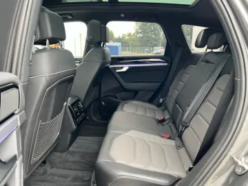 Touareg R-Line 4M/MATRIX/AHK/PANO/HUD/360°/LUFTF