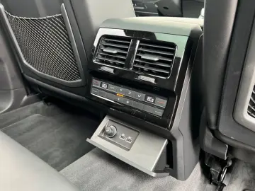 Touareg R-Line 4M/MATRIX/AHK/PANO/HUD/360°/LUFTF
