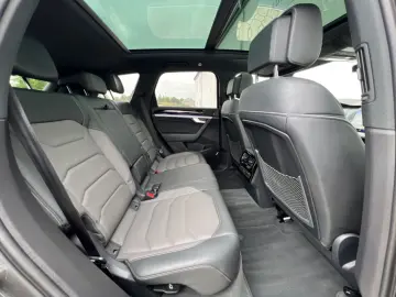 Touareg R-Line 4M/MATRIX/AHK/PANO/HUD/360°/LUFTF