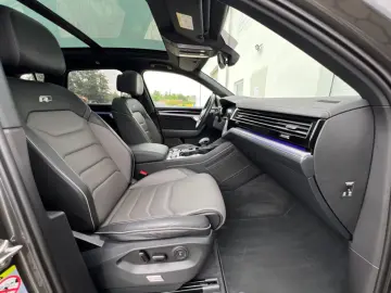 Touareg R-Line 4M/MATRIX/AHK/PANO/HUD/360°/LUFTF