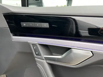 Touareg R-Line 4M/MATRIX/AHK/PANO/HUD/360°/LUFTF