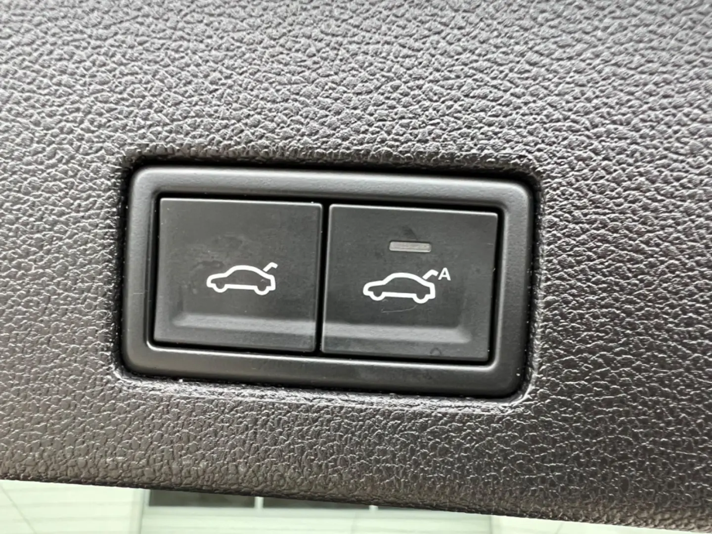 Touareg R-Line 4M/MATRIX/AHK/PANO/HUD/360°/LUFTF