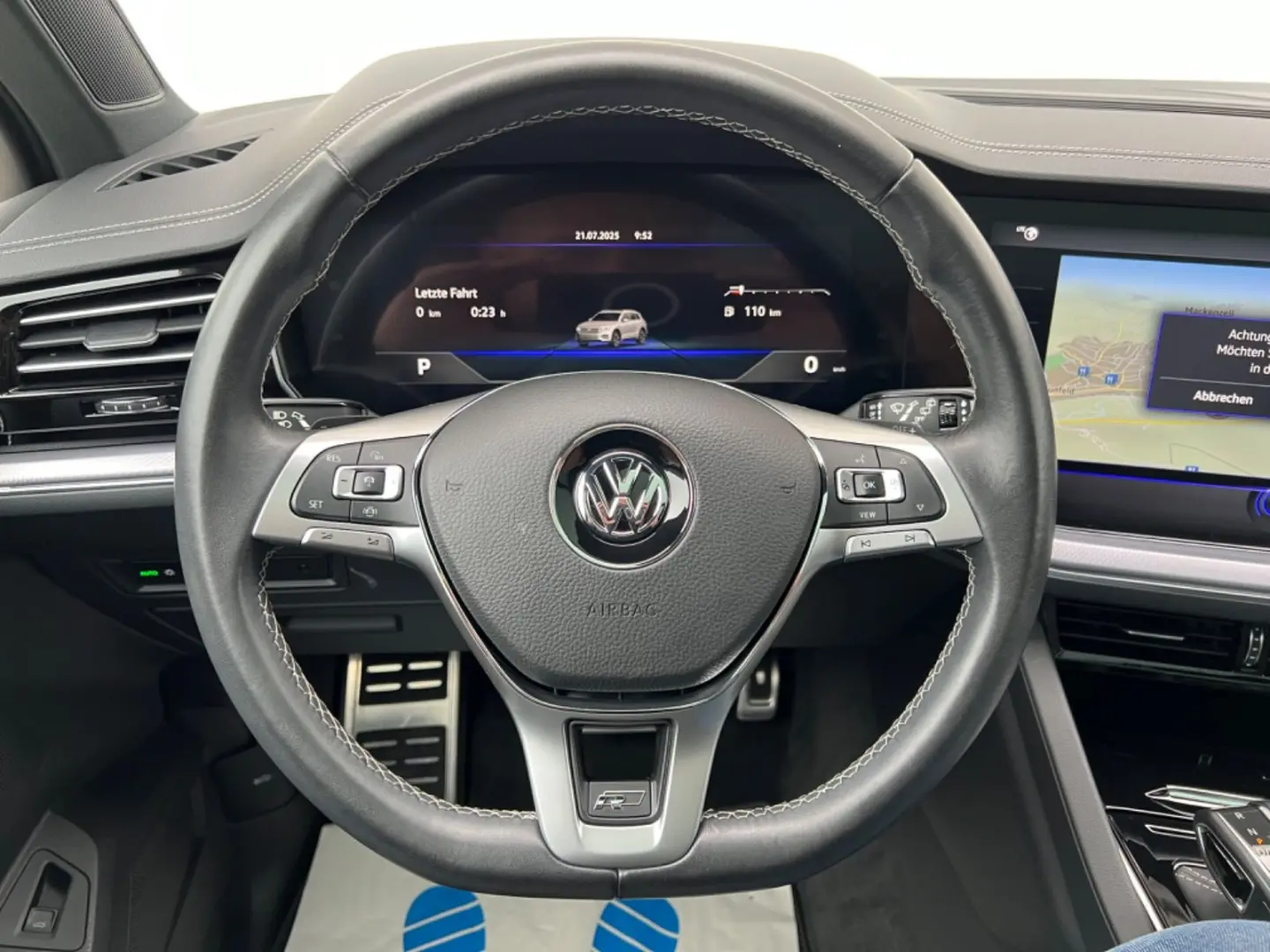 Touareg R-Line 4M/MATRIX/AHK/PANO/HUD/360°/LUFTF