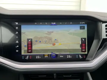 Touareg R-Line 4M/MATRIX/AHK/PANO/HUD/360°/LUFTF