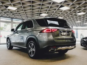 GLE 300 d 4M Fahrassistenz/AHK/Panorama/LED