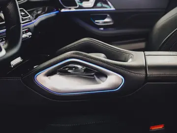 GLE 300 d 4M Fahrassistenz/AHK/Panorama/LED