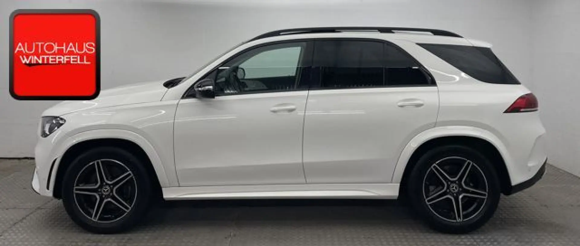GLE 300 d 4M AMG NIGHT PANO+DISTRONIC+AUGMENTED+
