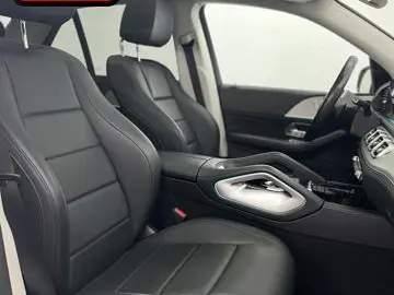 GLE 300 d 4M AMG NIGHT PANO+DISTRONIC+AUGMENTED+