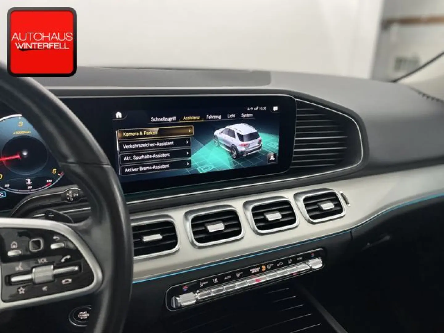 GLE 300 d 4M AMG NIGHT PANO+DISTRONIC+AUGMENTED+