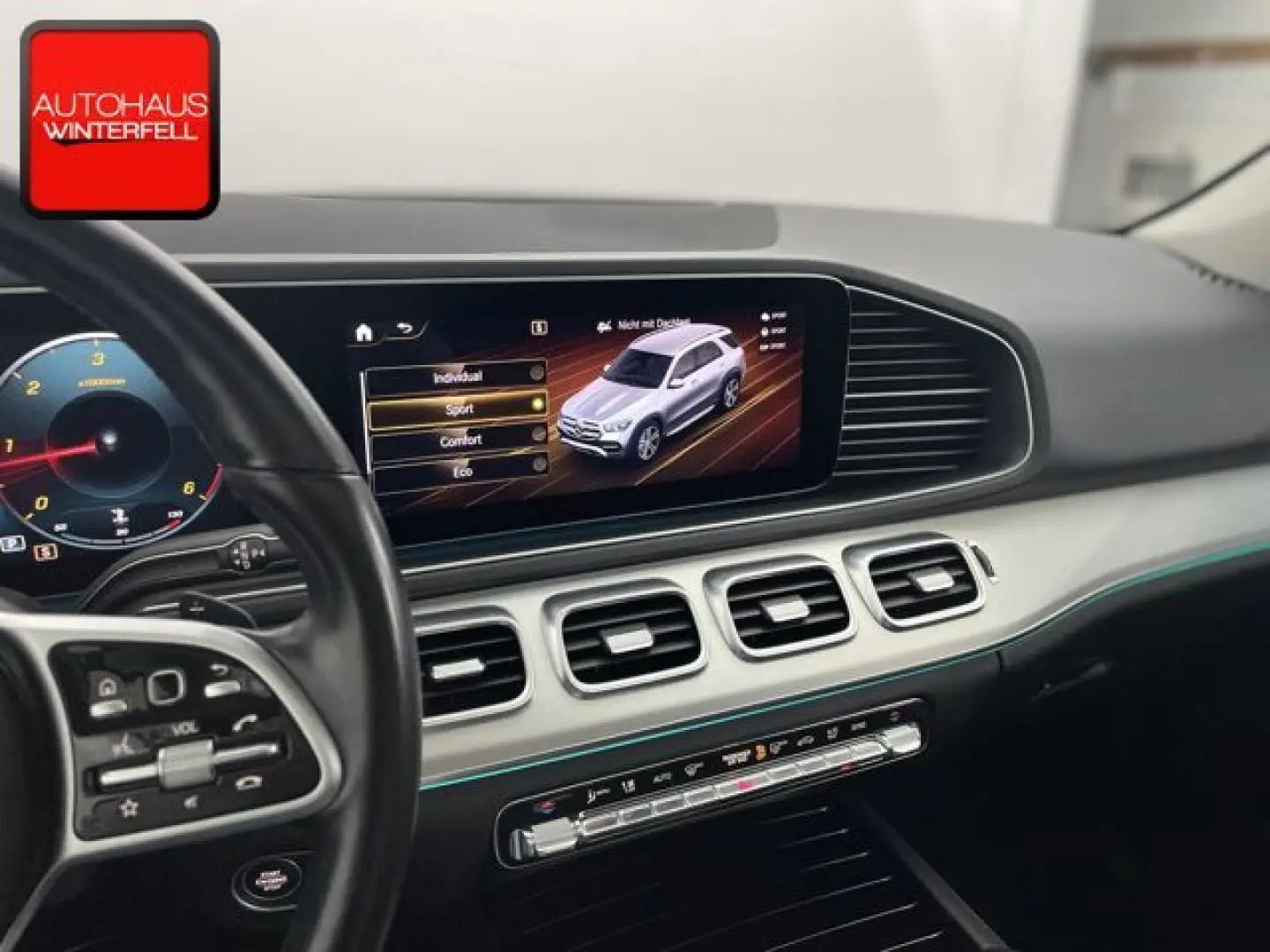 GLE 300 d 4M AMG NIGHT PANO+DISTRONIC+AUGMENTED+