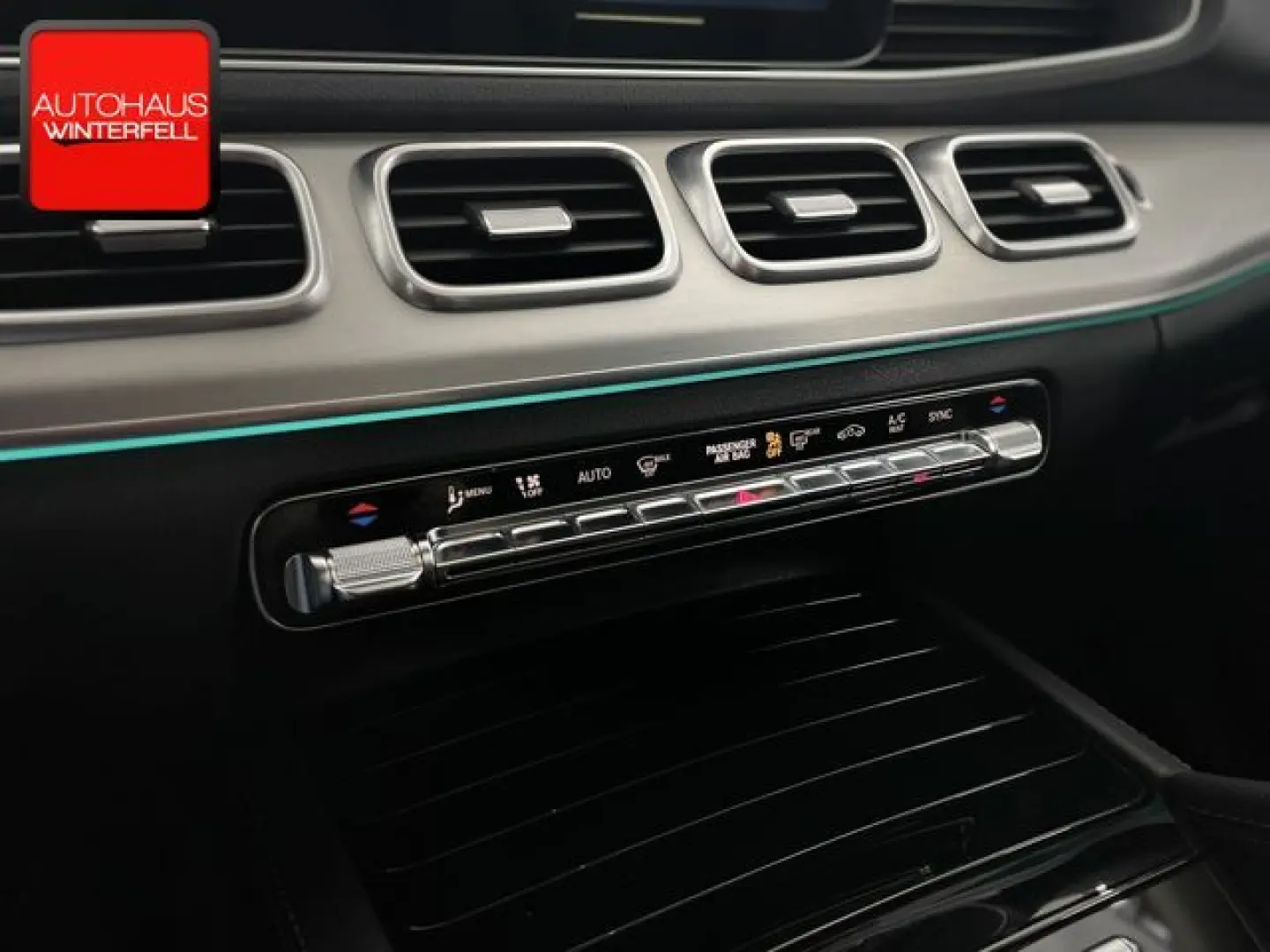 GLE 300 d 4M AMG NIGHT PANO+DISTRONIC+AUGMENTED+
