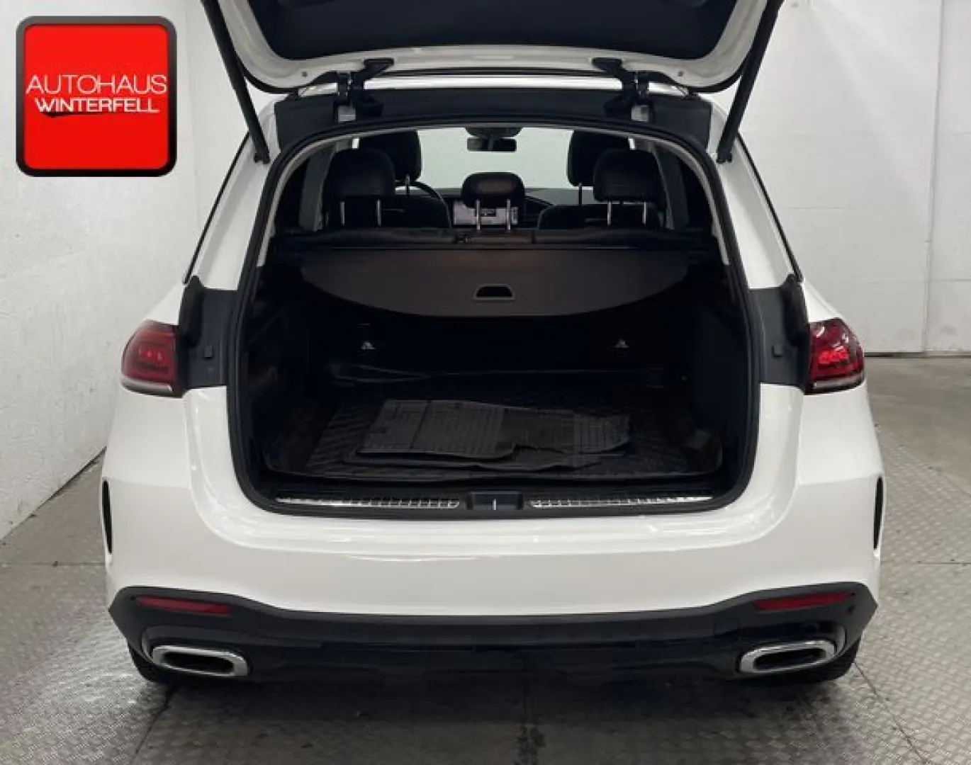 GLE 300 d 4M AMG NIGHT PANO+DISTRONIC+AUGMENTED+