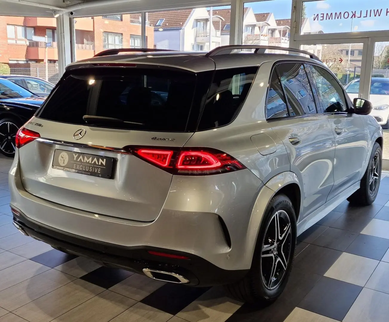 GLE 350e 4M *AMG*Night*Pano*HUD*Distr+*FAP+*360°