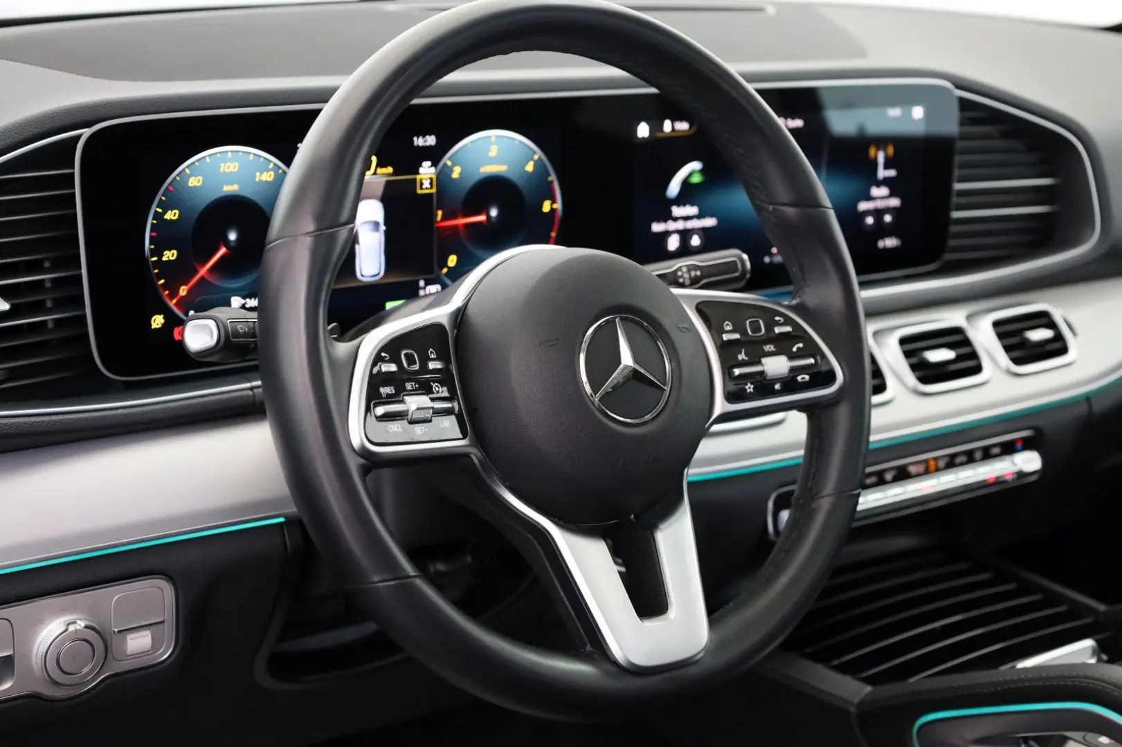 GLE 300 d 4Matic,Leder,Navi,LED,Kamera,Pano,AHK