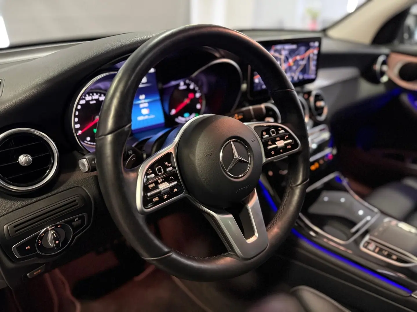 GLC 300 de 4Matic *PANO*MEMO*DIST*AMBI*LEDER*