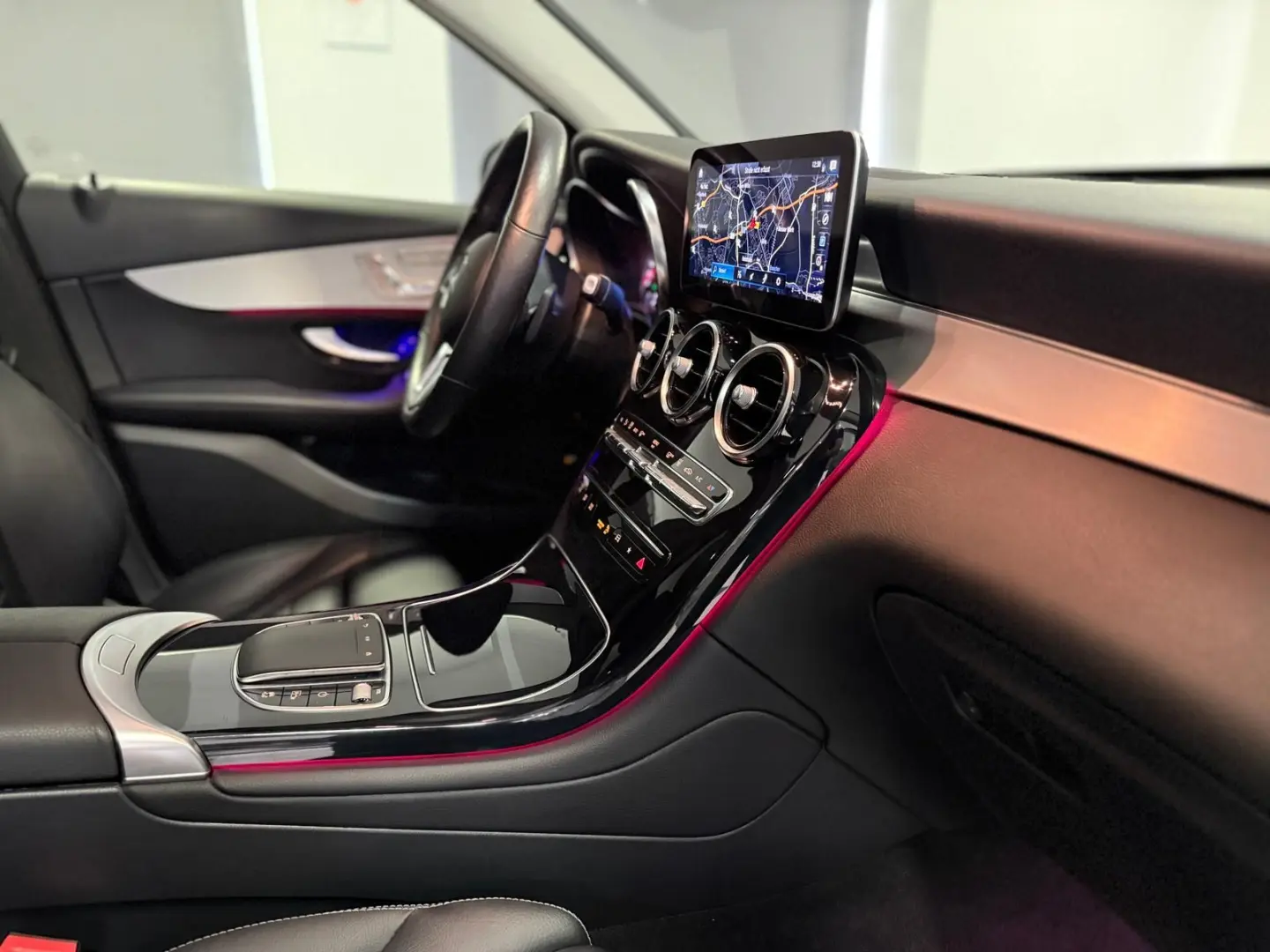 GLC 300 de 4Matic *PANO*MEMO*DIST*AMBI*LEDER*