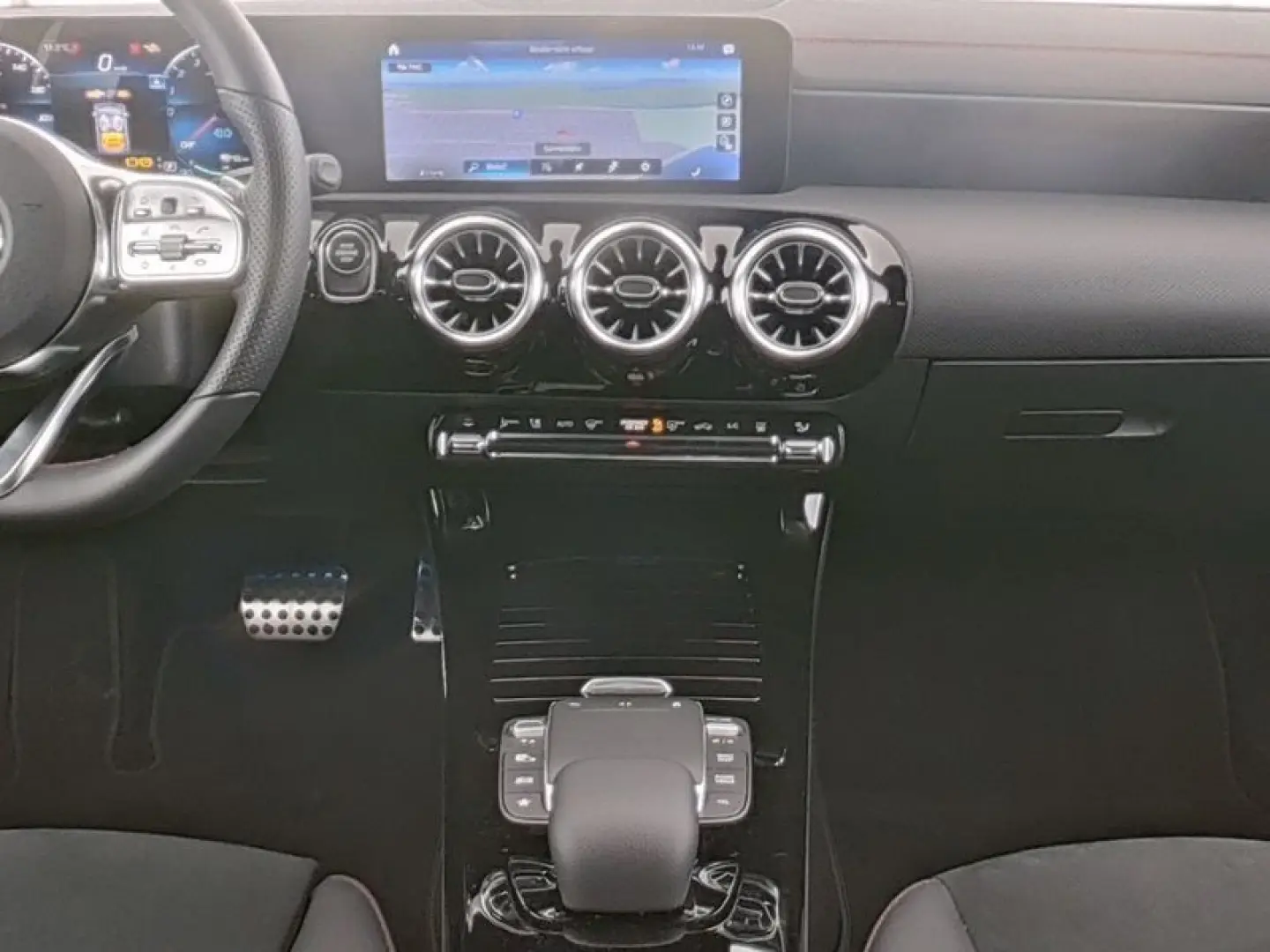 CLA 250 e AMG Night Sound/Tot/HedUp/360°/19