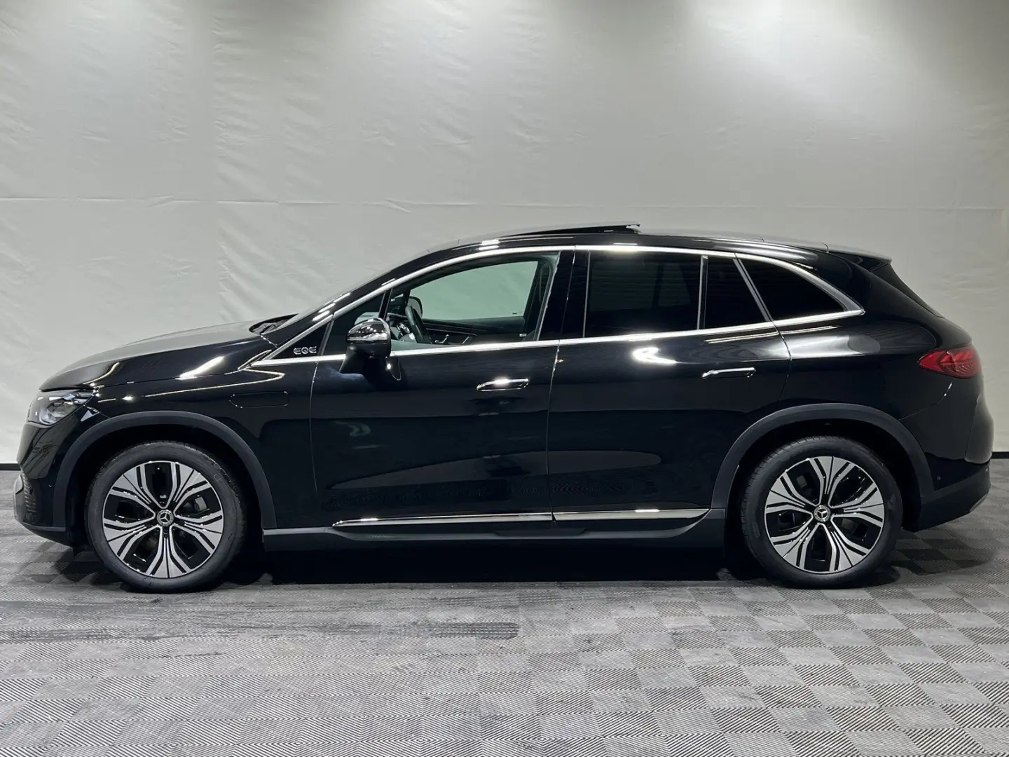 EQE 300 SUV Electric Art Premium 4xSHZ 360° Pano