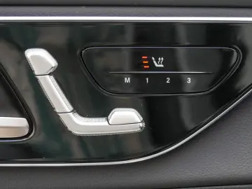 GLC 300 e 4MATIC |AMG|DISTR|KEYL|NAVI|AHK|LED|LM