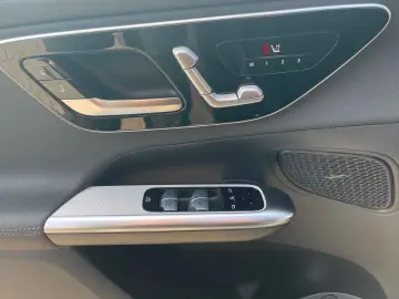 GLC 300 d 4M AMG AdvPlus+MBUX+Pano+AHK+Kam+Memo