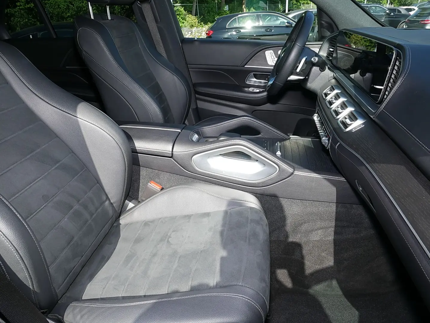 GLE 400 d 4M AMG+DIST.+AHK+STANDH+HUD+PANO+MBEAM