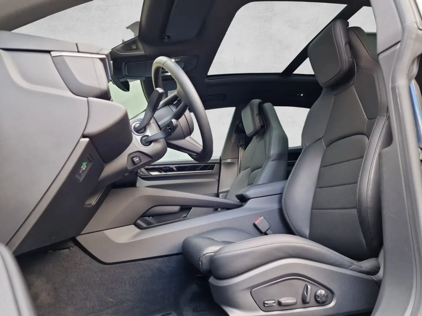 Macan 4 InnoDr. Matrix Pano BOSE AHK 14W 360°