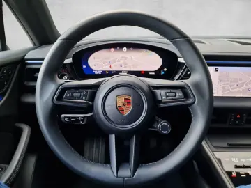 Macan 4 InnoDr. Matrix Pano BOSE AHK 14W 360°