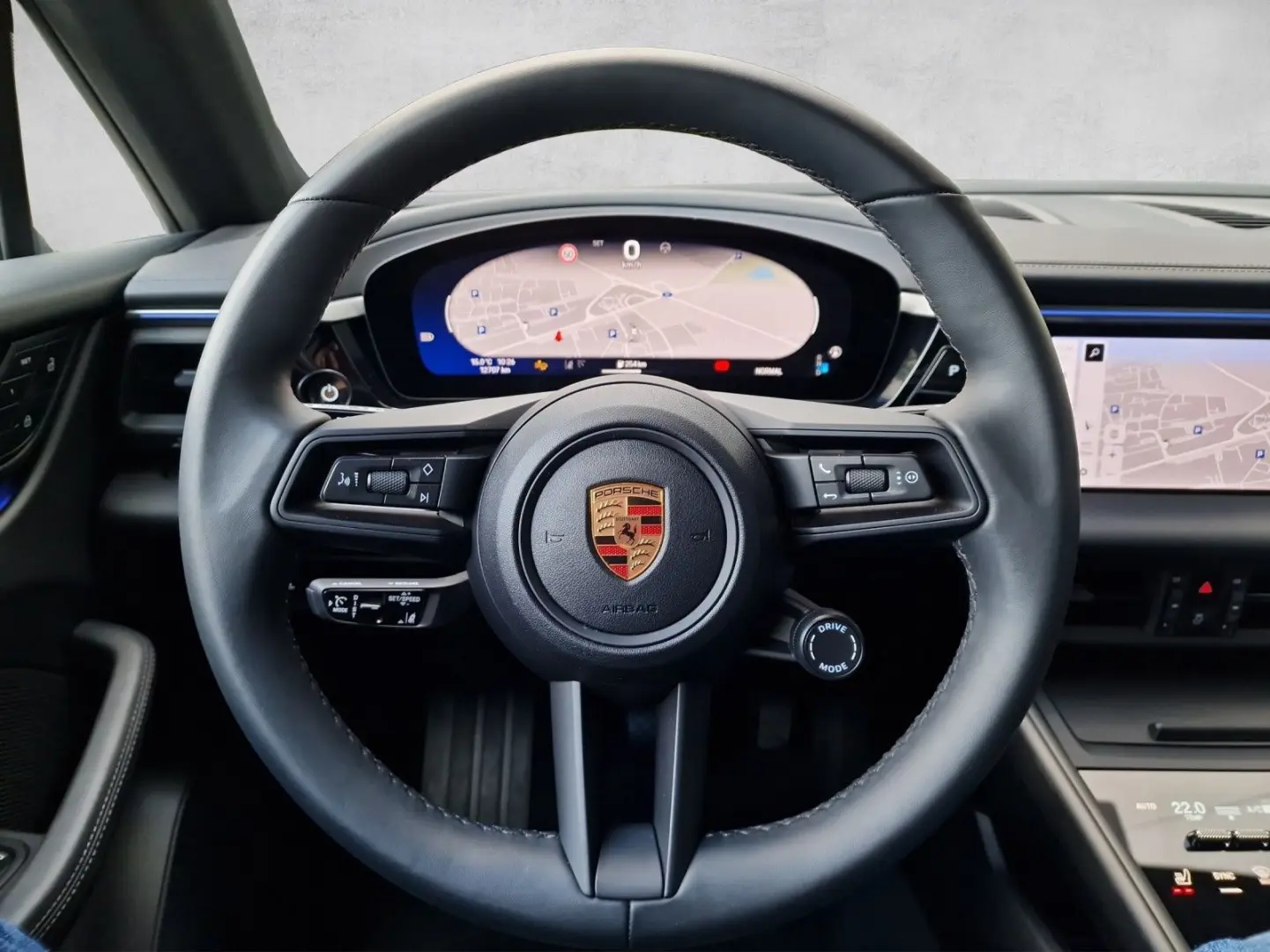 Macan 4 InnoDr. Matrix Pano BOSE AHK 14W 360°