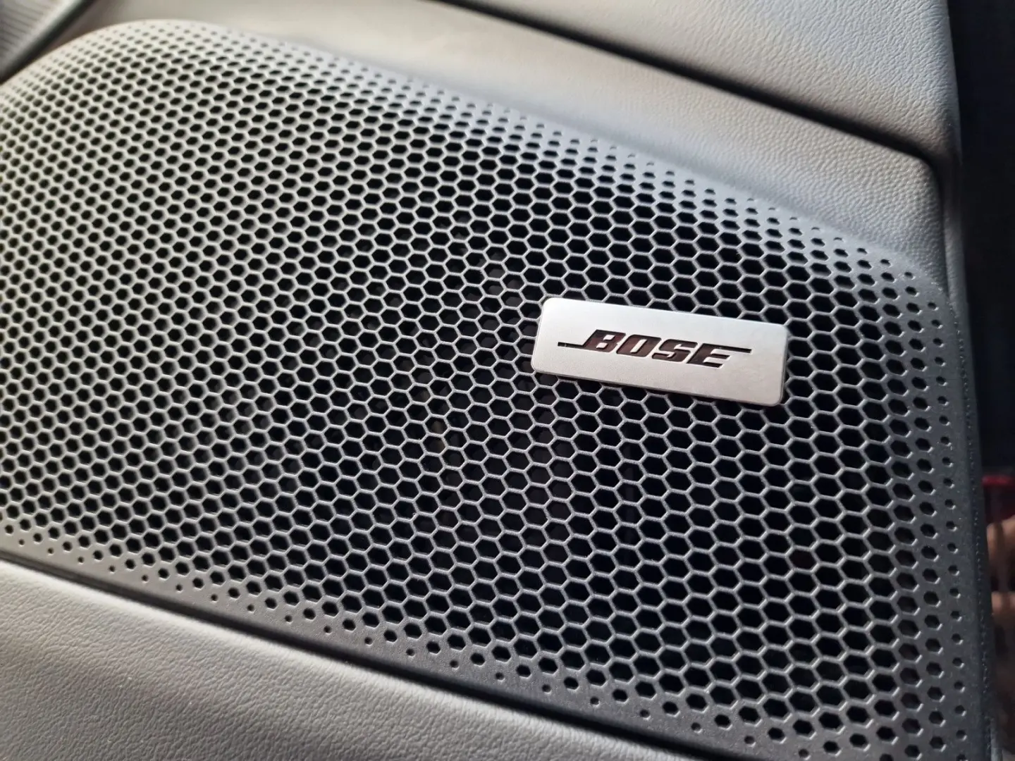 Macan 4 InnoDr. Matrix Pano BOSE AHK 14W 360°