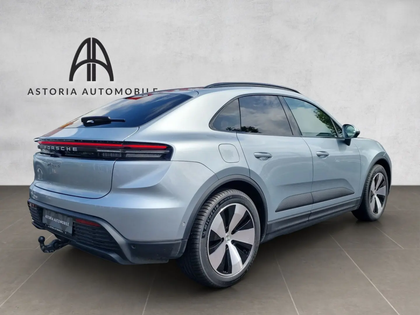 Macan 4 InnoDr. Matrix Pano BOSE AHK 14W 360°
