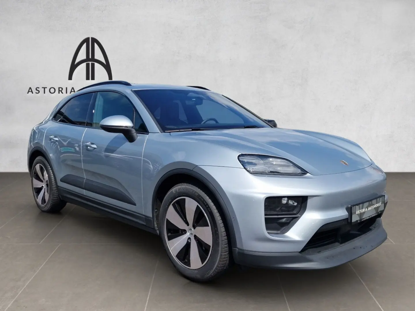 Macan 4 InnoDr. Matrix Pano BOSE AHK 14W 360°