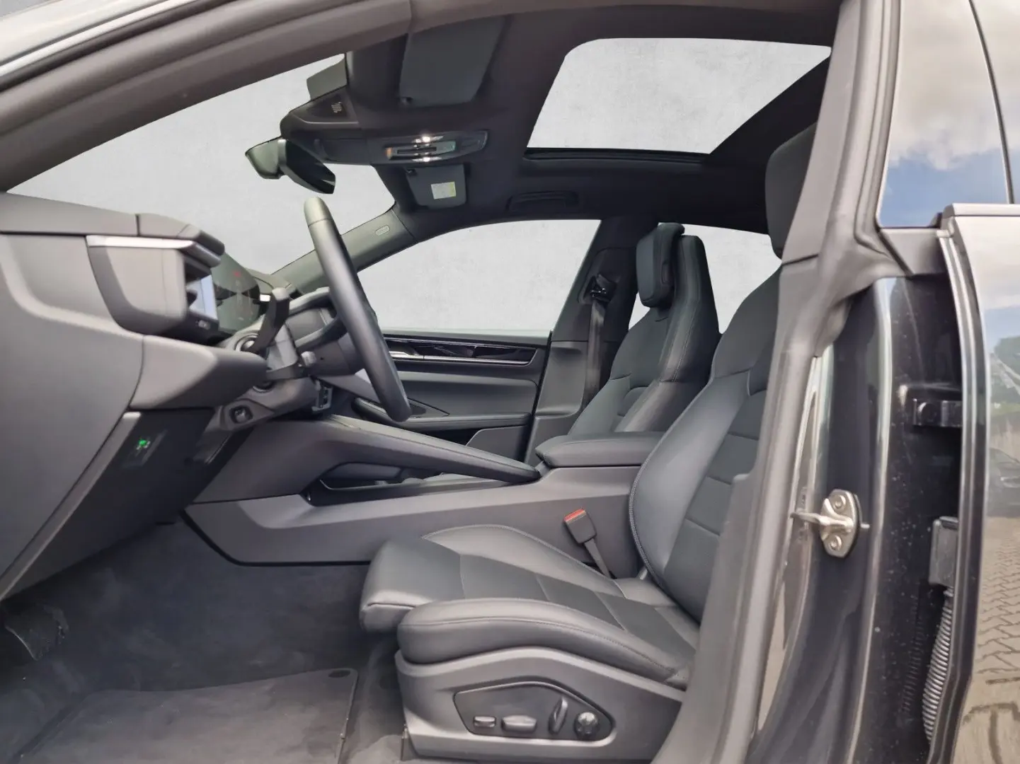 Macan 4 InnoDr. Matrix Pano BOSE AHK 14W 360°