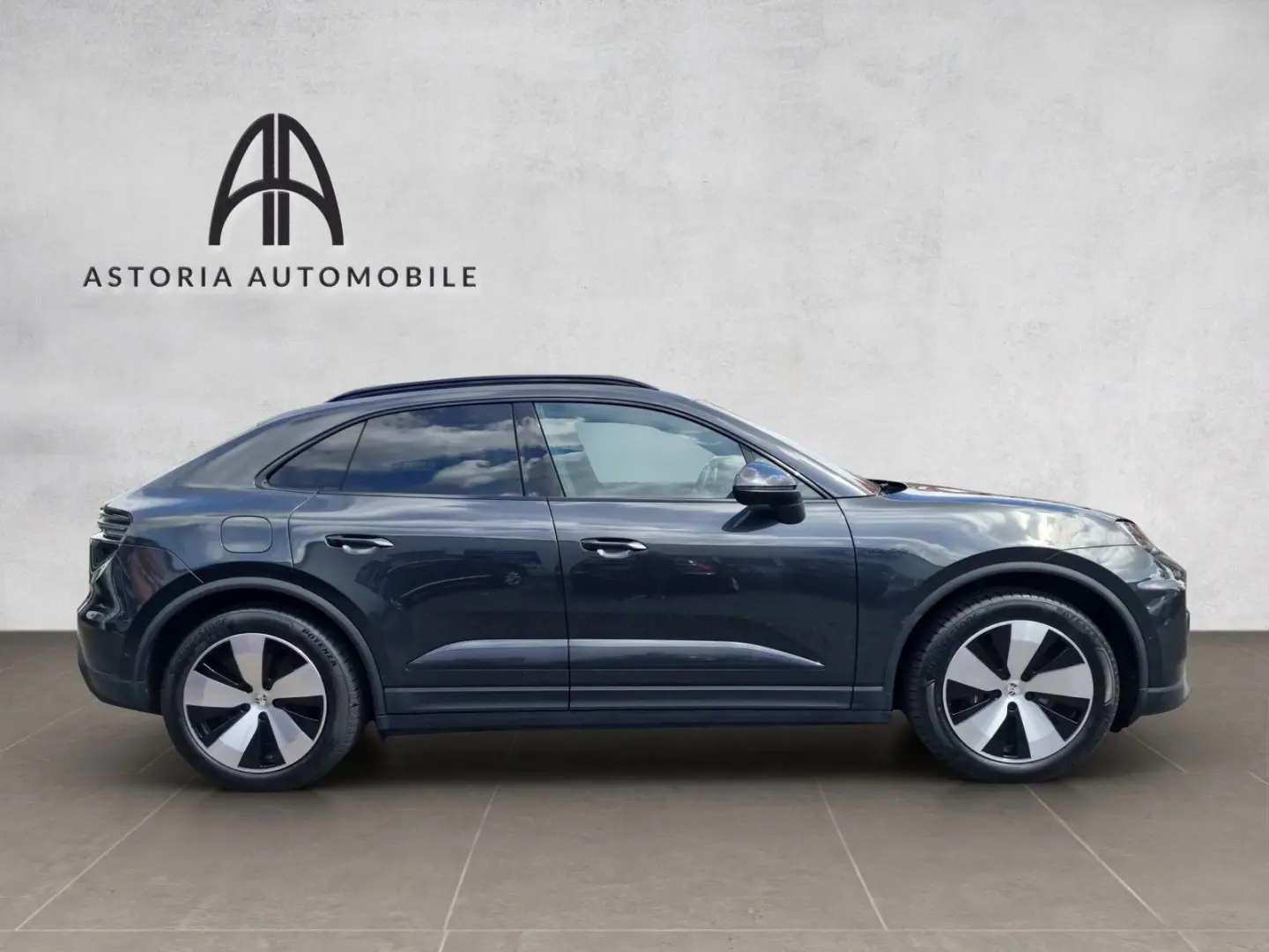 Macan 4 InnoDr. Matrix Pano BOSE AHK 14W 360°