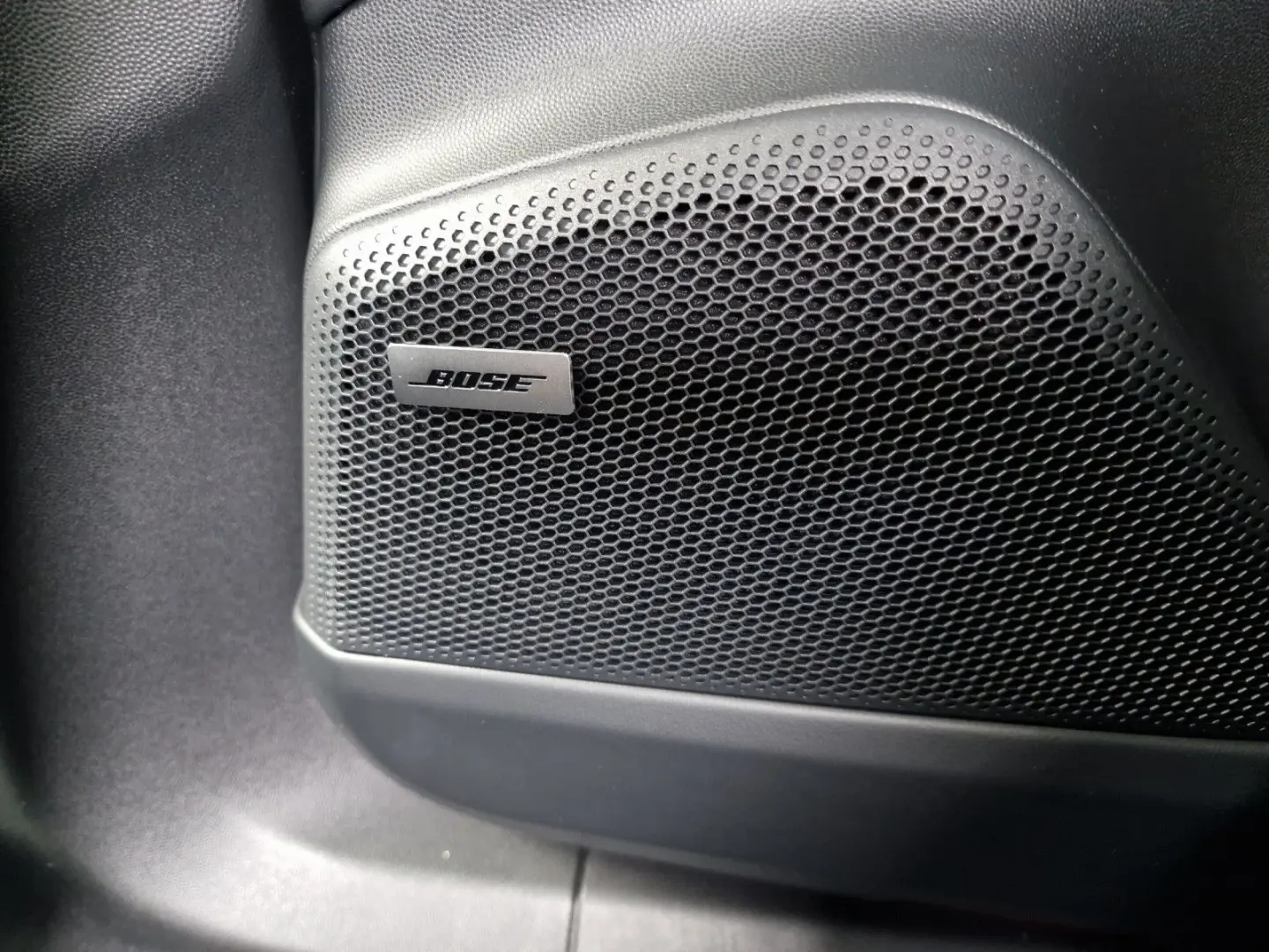 Macan 4 InnoDr. Matrix Pano BOSE AHK 14W 360°