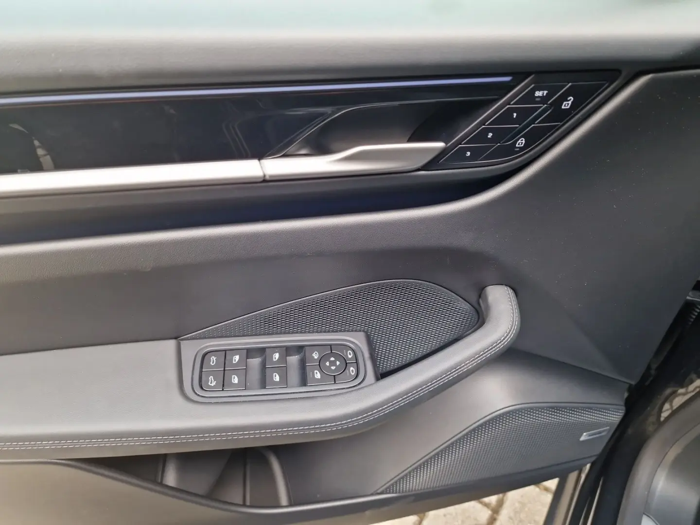 Macan 4 InnoDr. Matrix Pano BOSE AHK 14W 360°