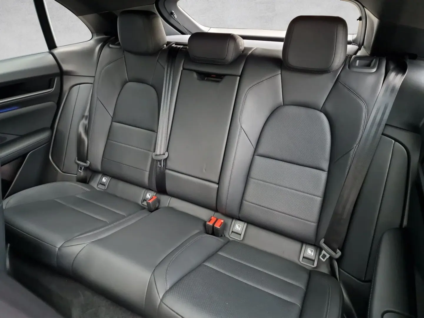 Macan 4 InnoDr. Matrix Pano BOSE AHK 14W 360°