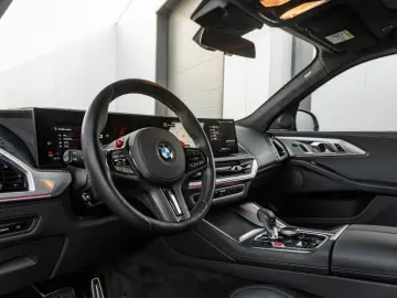 XM V8 - Mineralweiß - Full Option