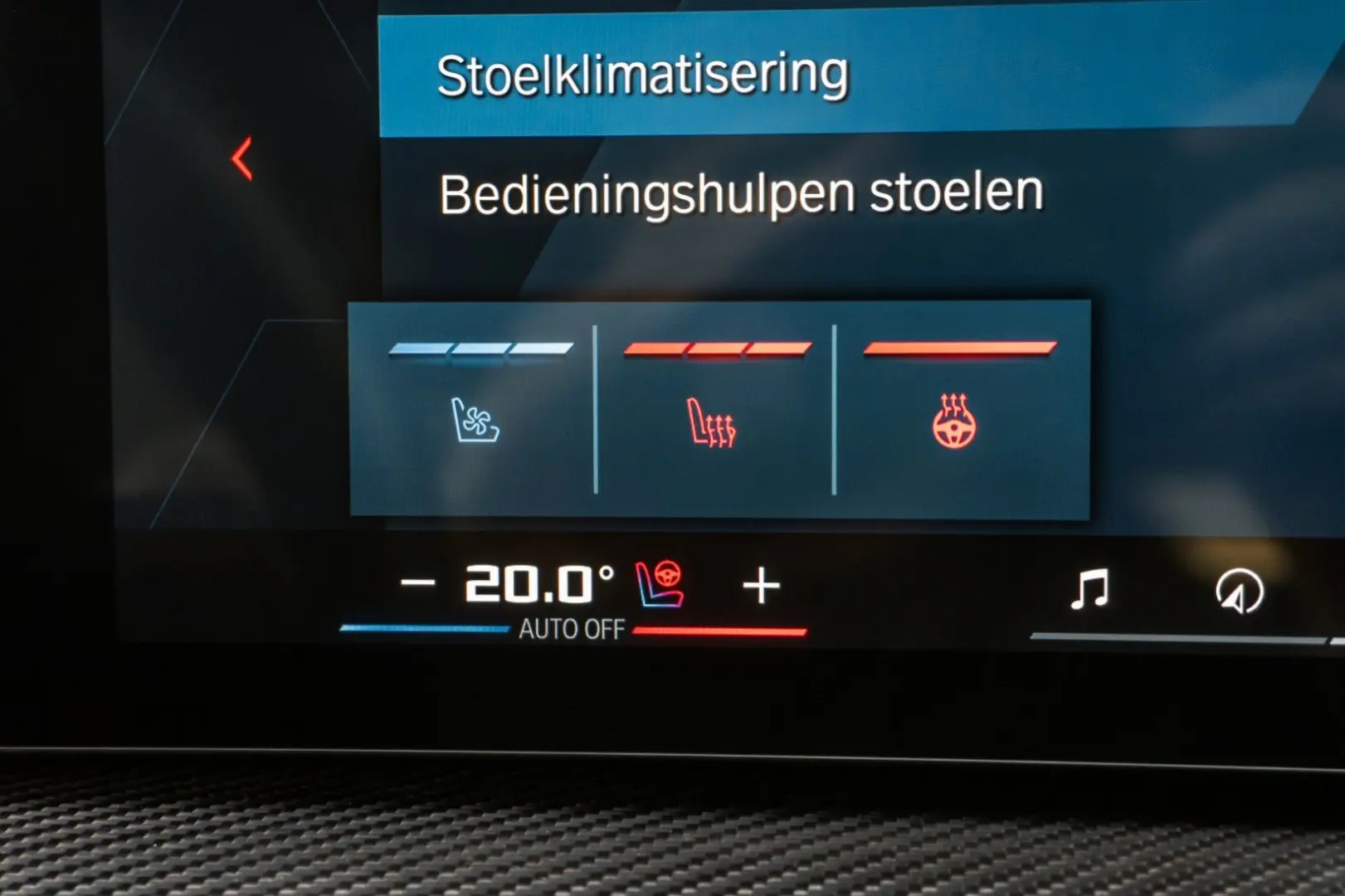 XM V8 - Mineralweiß - Full Option