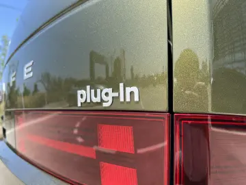 Plug-in Hybrid SUV – 252 CP 7 locuri Full LED 2025