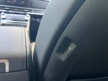 Plug-in Hybrid SUV – 252 CP 7 locuri Full LED 2025