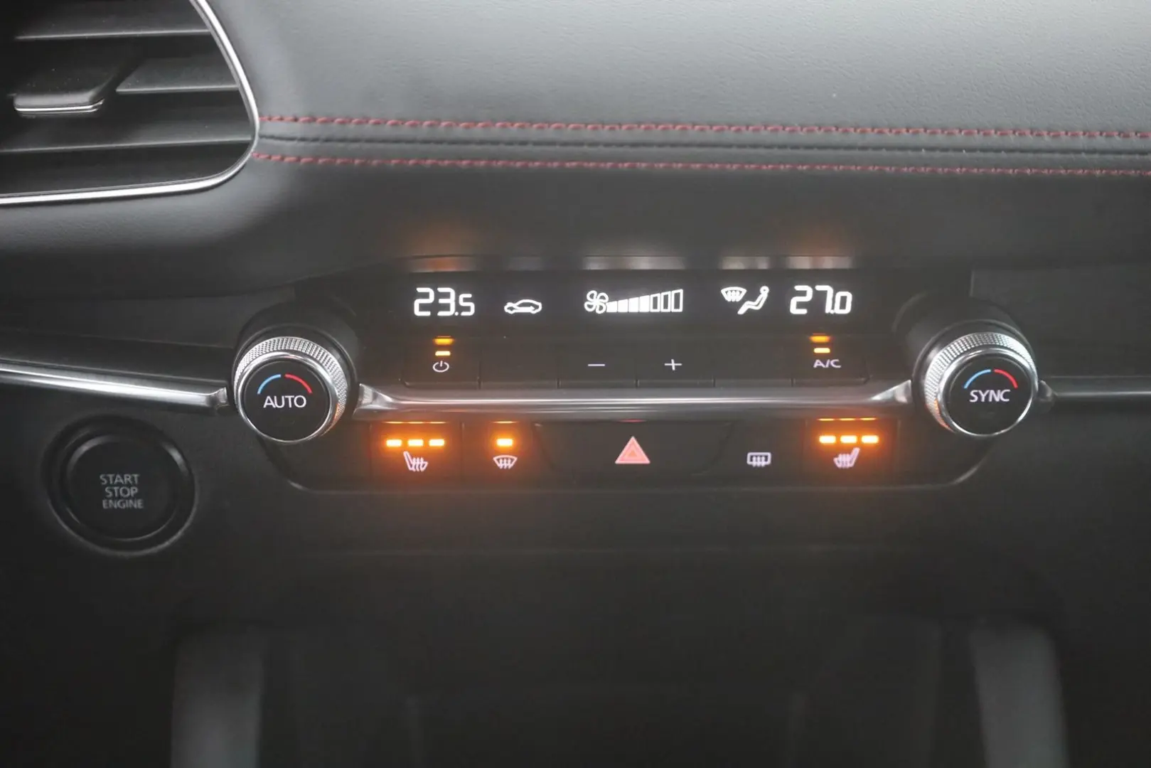 3 SKYACTIV-G 2.0 M-HYBRID LED Navi Head-Up ACC