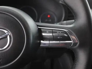 3 SKYACTIV-G 2.0 M-HYBRID LED Navi Head-Up ACC