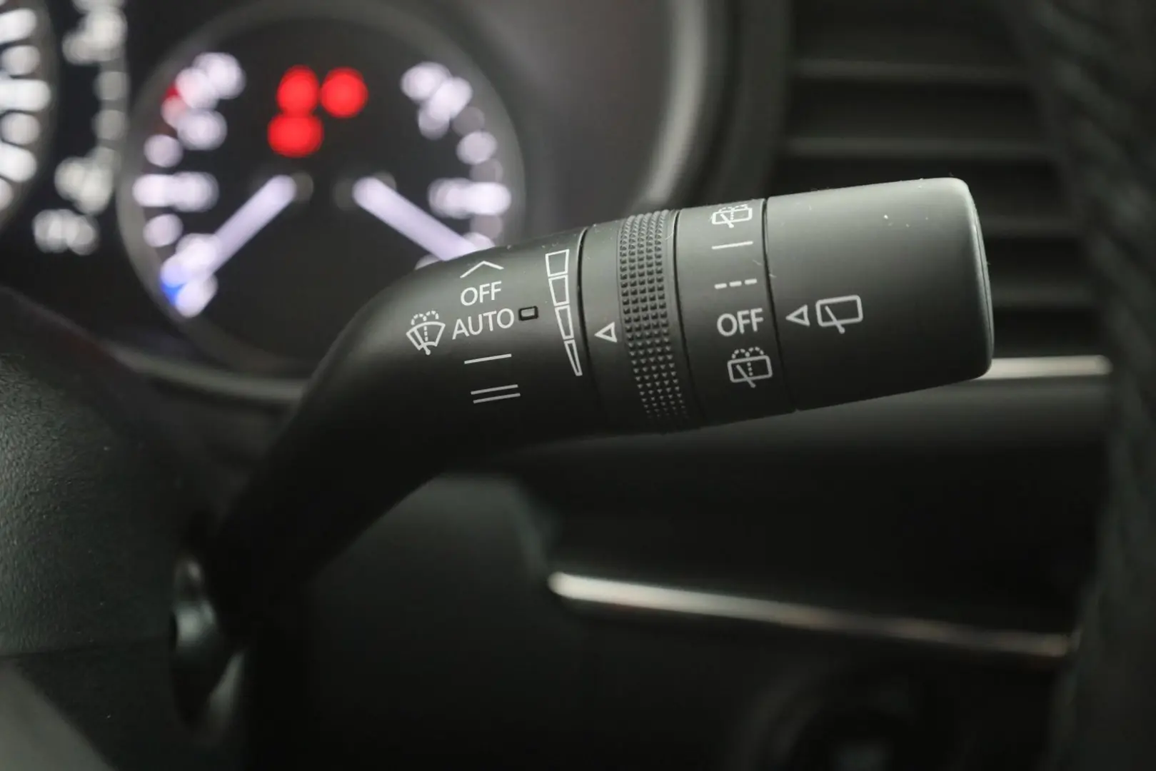 3 SKYACTIV-G 2.0 M-HYBRID LED Navi Head-Up ACC