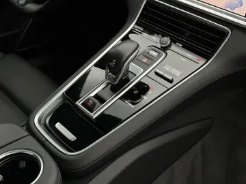 Panamera 4 E-Hybrid Sport Turismo Plat. Ed. SHZ